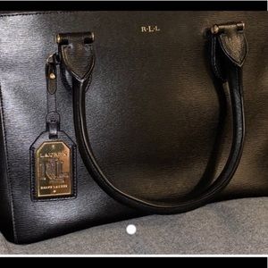 Ralph Lauren purse excellent condition   Retails 350$ new